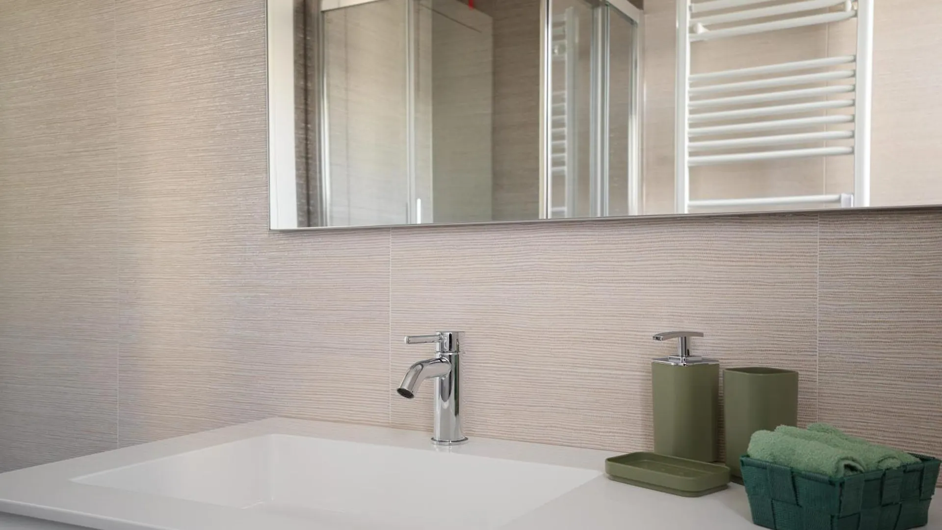Green Suites In Financial District 4 Pax Μιλάνο